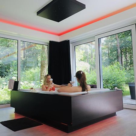 Nooz - Something Different? Villa Grobbendonk Bagian luar foto